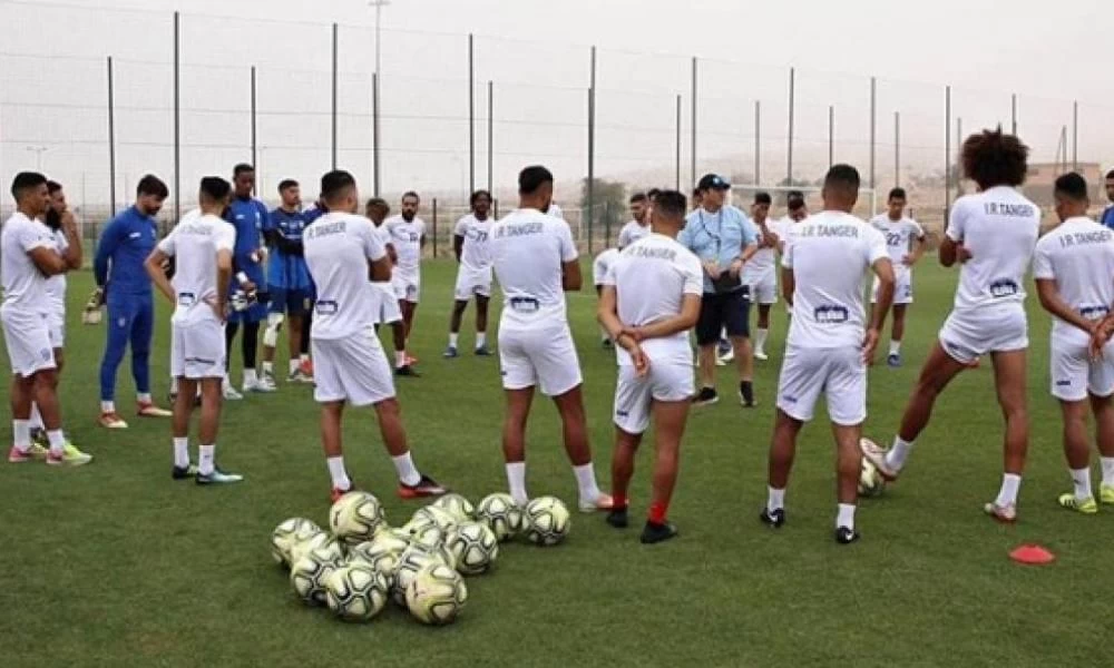 Κορονοϊός: Ομάδα με 26 παίκτες θετικούς υποχρεώνεται να παίξει!